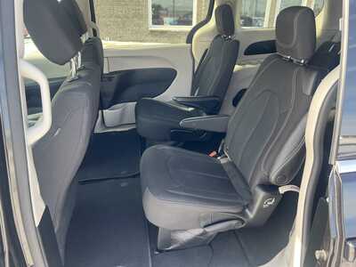 2023 Chrysler Voyager, $23975. Photo 7