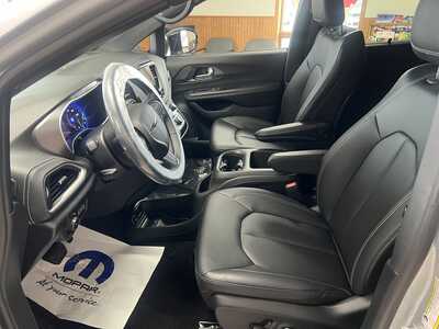 2026 Chrysler Pacifica, $43014. Photo 8