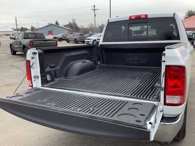 2017 RAM 1500 Ext Cab, $18975. Photo 4