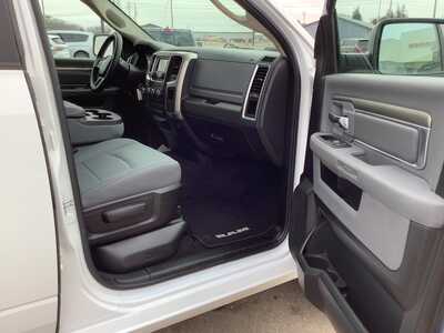 2017 RAM 1500 Ext Cab, $18975. Photo 8