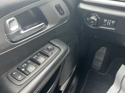 2025 Chrysler Pacifica, $30975. Photo 12