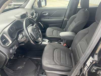 2022 Jeep Renegade, $18975. Photo 5