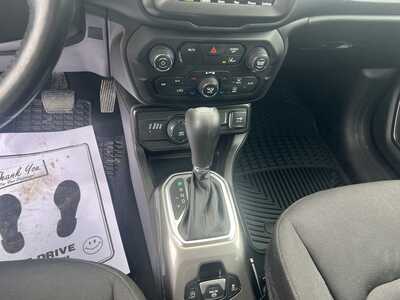 2022 Jeep Renegade, $18975. Photo 8
