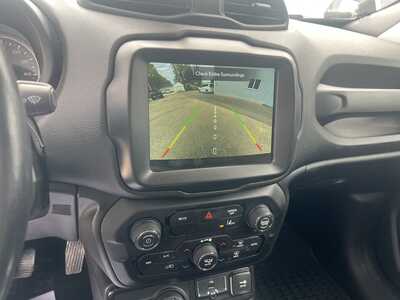 2022 Jeep Renegade, $18975. Photo 9