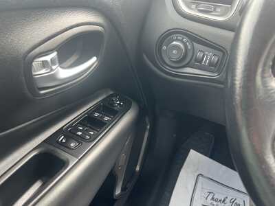 2022 Jeep Renegade, $18975. Photo 11