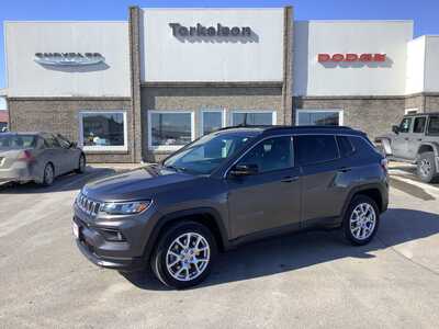 2023 Jeep Compass, $23575. Photo 1