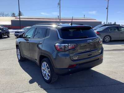 2023 Jeep Compass, $23575. Photo 3