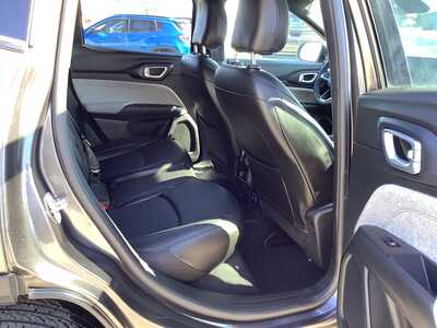 2023 Jeep Compass, $23575. Photo 8
