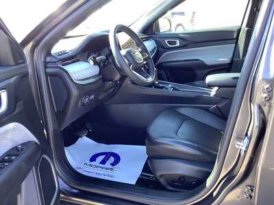 2023 Jeep Compass, $23575. Photo 10