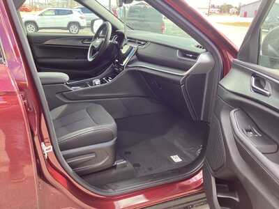 2026 Jeep Grand Cherokee, $42692. Photo 7