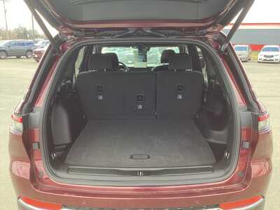 2026 Jeep Grand Cherokee, $42692. Photo 9