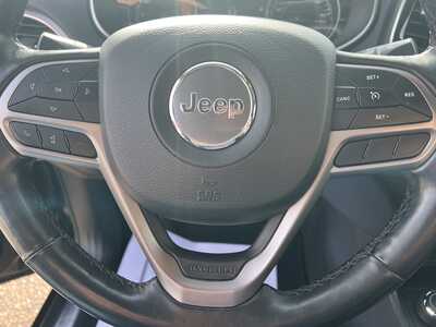 2020 Jeep Cherokee, $18575. Photo 9