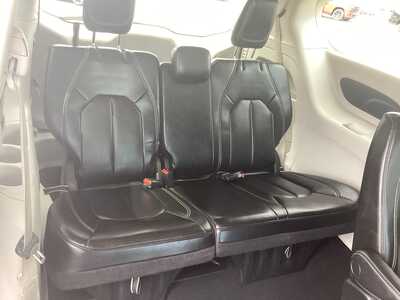 2023 Chrysler Pacifica, $29575. Photo 9