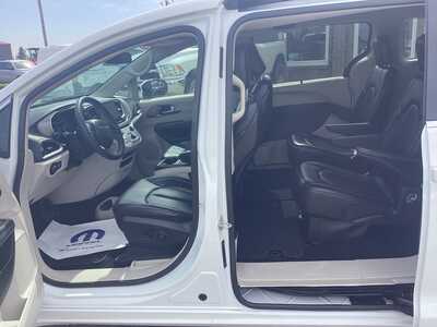 2023 Chrysler Pacifica, $29575. Photo 11