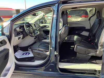2023 Chrysler Pacifica, $31975. Photo 11