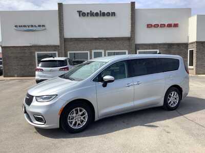 2023 Chrysler Pacifica, $29575. Photo 1