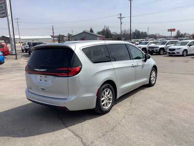 2023 Chrysler Pacifica, $29575. Photo 4