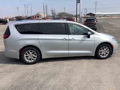 2023 Chrysler Pacifica, $29575. Photo 5