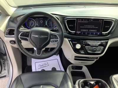2023 Chrysler Pacifica, $29575. Photo 12