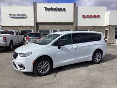 2026 Chrysler Pacifica, $45345. Photo 1