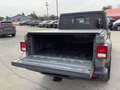 2021 Jeep Gladiator, $32575. Photo 5