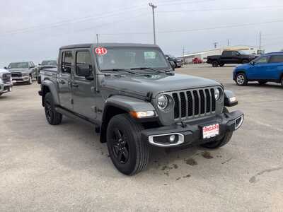 2021 Jeep Gladiator, $32575. Photo 8
