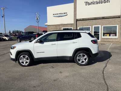 2023 Jeep Compass, $21575. Photo 2