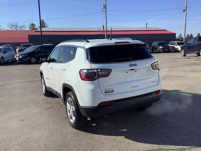 2023 Jeep Compass, $21575. Photo 3