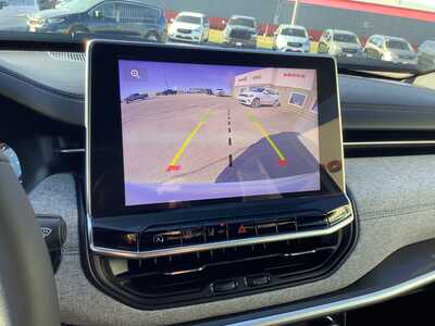 2023 Jeep Compass, $21575. Photo 12