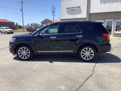 2016 Ford Explorer, $12975. Photo 2