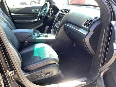 2016 Ford Explorer, $12975. Photo 7
