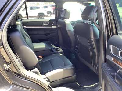 2016 Ford Explorer, $12975. Photo 8