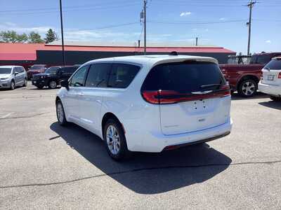 2026 Chrysler Pacifica, $45142. Photo 3