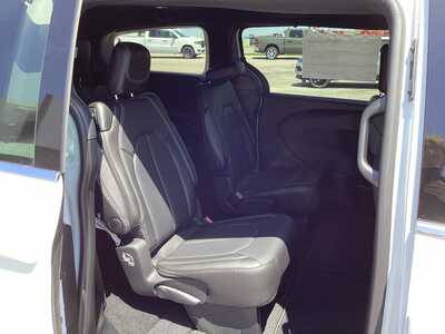 2026 Chrysler Pacifica, $45142. Photo 8