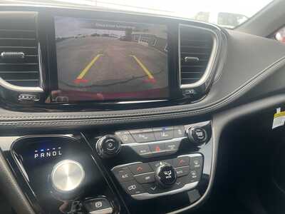 2027 Chrysler Pacifica, $45409. Photo 7