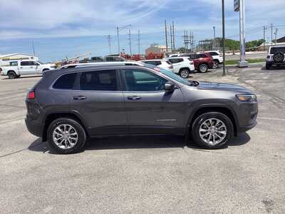 2019 Jeep Cherokee, $18975. Photo 5