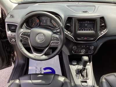 2019 Jeep Cherokee, $18975. Photo 11