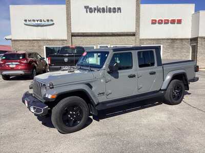2021 Jeep Gladiator, $31975. Photo 1