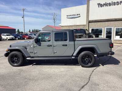 2021 Jeep Gladiator, $31975. Photo 2