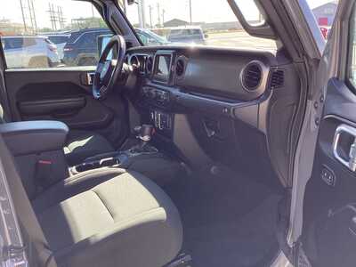 2021 Jeep Gladiator, $31975. Photo 7