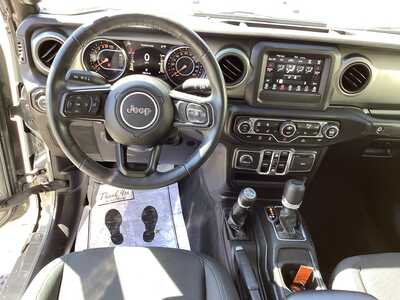 2021 Jeep Gladiator, $31975. Photo 10
