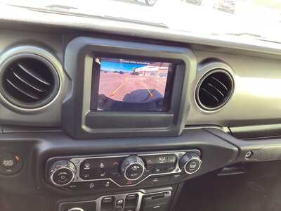 2021 Jeep Gladiator, $31975. Photo 11