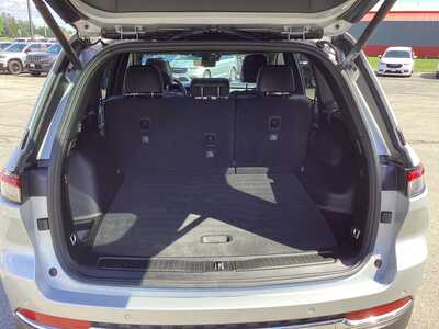 2025 Jeep Grand Cherokee, $38975. Photo 9