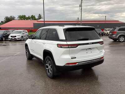 2023 Jeep Grand Cherokee, $32975. Photo 3