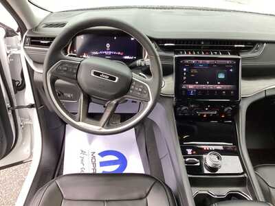 2023 Jeep Grand Cherokee, $32975. Photo 11