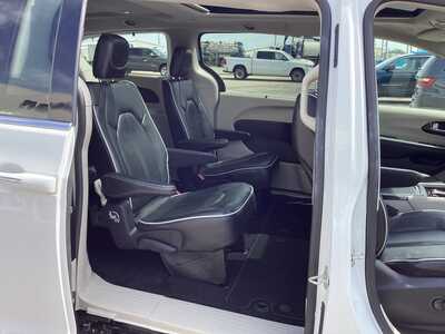 2023 Chrysler Pacifica, $29575. Photo 8