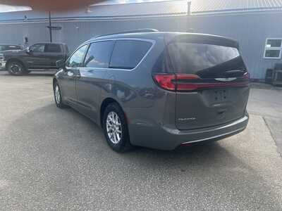 2022 Chrysler Pacifica, $25975. Photo 4
