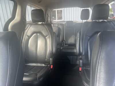2022 Chrysler Pacifica, $25975. Photo 8