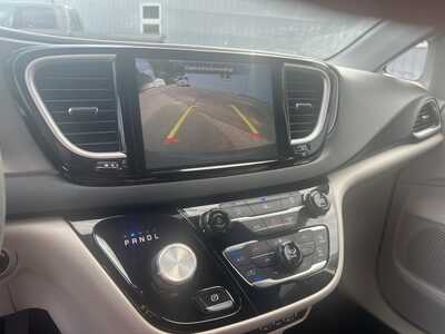 2022 Chrysler Pacifica, $25975. Photo 10