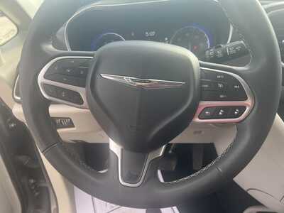 2022 Chrysler Pacifica, $25975. Photo 12
